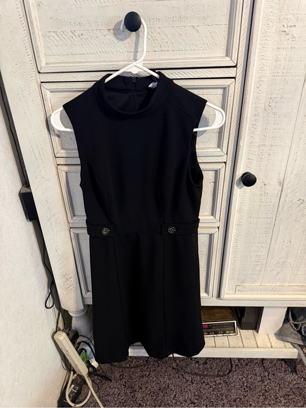 Maggy London Black Sleeveless Mock-Neck Sheath Dress